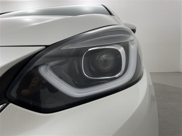 フィット ｅ：ＨＥＶホーム　純正ＳＤナビ　衝突被害軽減ブレーキ　ＬＥＤヘッドライト　バックモニター　フルセグＴＶ　ドラレコ　Ｂｌｕｅｔｏｏｔｈ　スマートキー　ＥＴＣ　レーダークルーズ　コーナーセンサー　レーンキープ　ＤＶＤ（37枚目）