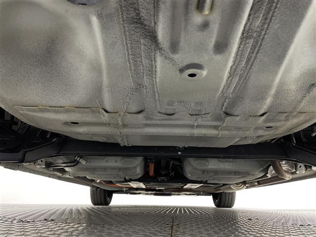 フィット ｅ：ＨＥＶホーム　純正ＳＤナビ　衝突被害軽減ブレーキ　ＬＥＤヘッドライト　バックモニター　フルセグＴＶ　ドラレコ　Ｂｌｕｅｔｏｏｔｈ　スマートキー　ＥＴＣ　レーダークルーズ　コーナーセンサー　レーンキープ　ＤＶＤ（43枚目）