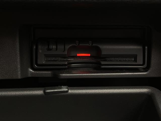 セレナ ハイウェイスター プロパイロット 純正9インチナビ アラウンドビューモニター 衝突被害軽減ブレーキ デジタルインナーミラー フリップダウンモニター レーダークルーズ LEDヘッドライト バックモニター スマートキー(22枚目)