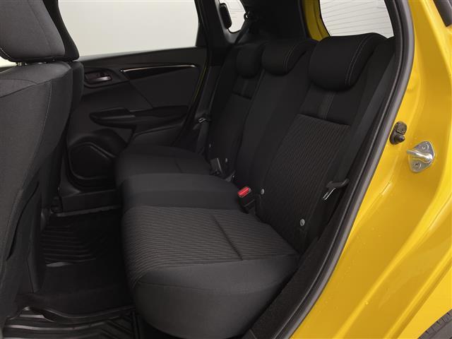 フィットハイブリッド Ｓ　ホンダセンシング　純正ＳＤナビ　衝突被害軽減ブレーキ　ＬＥＤヘッドライト　バックモニター　フルセグＴＶ　ドラレコ　Ｂｌｕｅｔｏｏｔｈ　スマートキー　ＥＴＣ　レーダークルーズ　レーンキープ　ＤＶＤ　純正アルミ（20枚目）