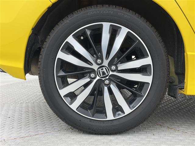 フィットハイブリッド Ｓ　ホンダセンシング　純正ＳＤナビ　衝突被害軽減ブレーキ　ＬＥＤヘッドライト　バックモニター　フルセグＴＶ　ドラレコ　Ｂｌｕｅｔｏｏｔｈ　スマートキー　ＥＴＣ　レーダークルーズ　レーンキープ　ＤＶＤ　純正アルミ（40枚目）