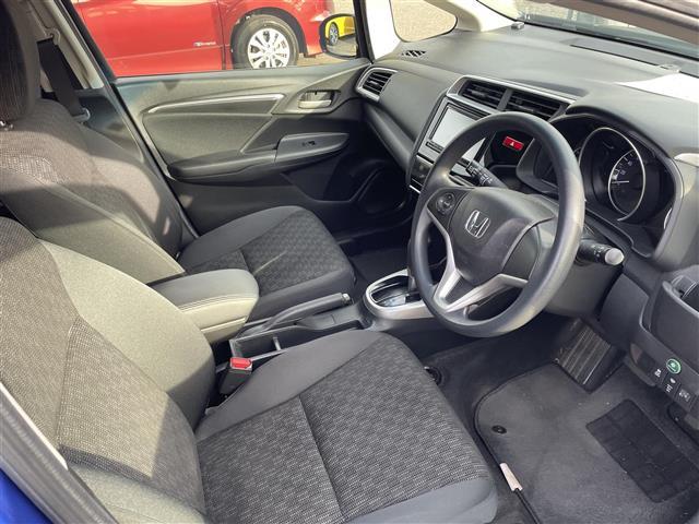 フィット １３Ｇ・Ｆパッケージ　メモリナビ　ＣＤ　ＤＶＤ　ＥＴＣ　バックカメラ　ハロゲン　ワンセグ（2枚目）