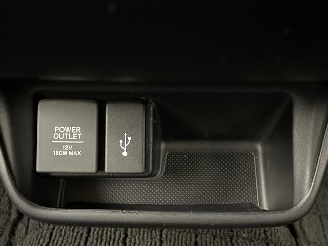 フリード+ハイブリッド ハイブリッド・クロスター 両側パワースライド バックモニター 純正ナビ 衝突被害軽減ブレーキ LEDヘッドライト フルセグTV ドラレコ Bluetooth スマートキー シートヒーター ETC ルーフレール レーダークルーズ(12枚目)