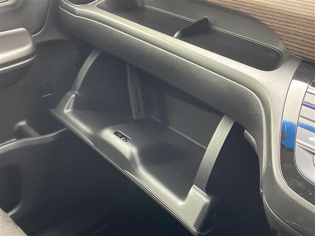 フリード+ハイブリッド ハイブリッド・クロスター 両側パワースライド バックモニター 純正ナビ 衝突被害軽減ブレーキ LEDヘッドライト フルセグTV ドラレコ Bluetooth スマートキー シートヒーター ETC ルーフレール レーダークルーズ(22枚目)