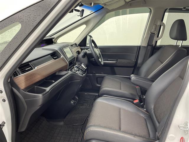 フリード+ハイブリッド ハイブリッド・クロスター 両側パワースライド バックモニター 純正ナビ 衝突被害軽減ブレーキ LEDヘッドライト フルセグTV ドラレコ Bluetooth スマートキー シートヒーター ETC ルーフレール レーダークルーズ(24枚目)