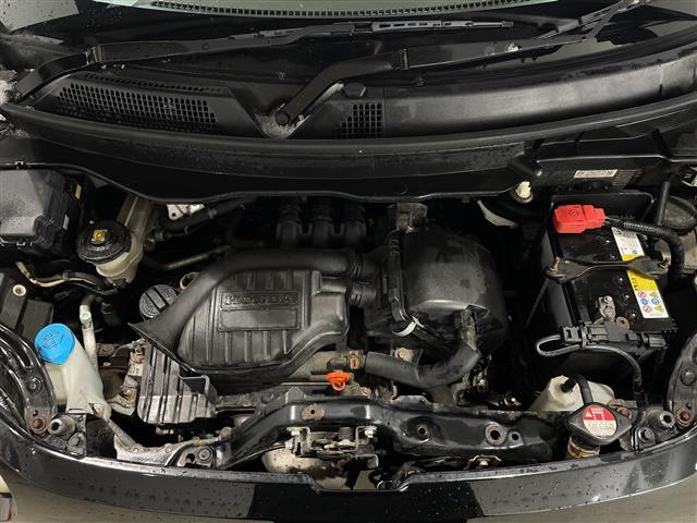 N-ONE G・Lパッケージ 4WD LEDヘッドライト スマートキー 純正オーディオ プッシュスタート ミラーヒーター ウィンカーミラー 電格ミラー スペアキー アイドリングストップ 冬タイヤ 純正フロアマット シガーソケット(3枚目)