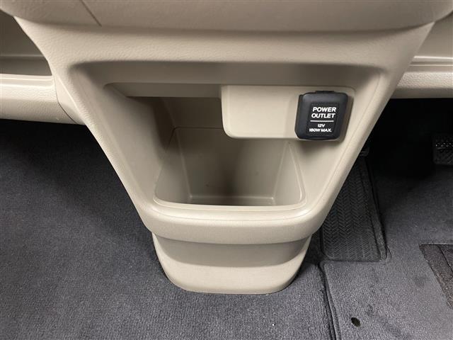 N-ONE G・Lパッケージ 4WD LEDヘッドライト スマートキー 純正オーディオ プッシュスタート ミラーヒーター ウィンカーミラー 電格ミラー スペアキー アイドリングストップ 冬タイヤ 純正フロアマット シガーソケット(12枚目)