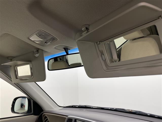 N-ONE G・Lパッケージ 4WD LEDヘッドライト スマートキー 純正オーディオ プッシュスタート ミラーヒーター ウィンカーミラー 電格ミラー スペアキー アイドリングストップ 冬タイヤ 純正フロアマット シガーソケット(13枚目)