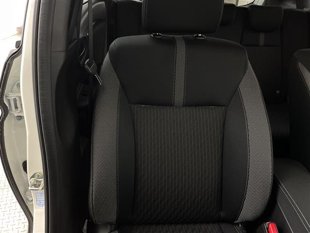 フィットハイブリッド Ｓパッケージ　ＬＥＤヘッドライト　フルセグＴＶ　ＳＤナビ　ＥＴＣ　Ｂｌｕｅｔｏｏｔｈ　スマートキー　クルーズコントロール　ＤＶＤ　純正アルミ　ウィンカーミラー　プッシュスタート　パドルシフト　冬タイヤ　スペアキー（21枚目）