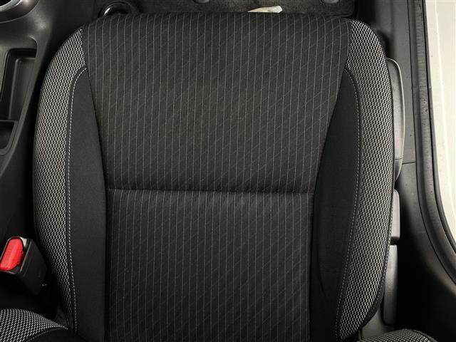 フィットハイブリッド Ｓパッケージ　ＬＥＤヘッドライト　フルセグＴＶ　ＳＤナビ　ＥＴＣ　Ｂｌｕｅｔｏｏｔｈ　スマートキー　クルーズコントロール　ＤＶＤ　純正アルミ　ウィンカーミラー　プッシュスタート　パドルシフト　冬タイヤ　スペアキー（22枚目）