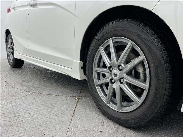 フィットハイブリッド Ｓパッケージ　ＬＥＤヘッドライト　フルセグＴＶ　ＳＤナビ　ＥＴＣ　Ｂｌｕｅｔｏｏｔｈ　スマートキー　クルーズコントロール　ＤＶＤ　純正アルミ　ウィンカーミラー　プッシュスタート　パドルシフト　冬タイヤ　スペアキー（38枚目）