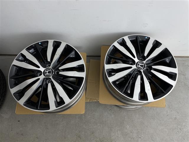 フィットハイブリッド Ｓパッケージ　ＬＥＤヘッドライト　フルセグＴＶ　ＳＤナビ　ＥＴＣ　Ｂｌｕｅｔｏｏｔｈ　スマートキー　クルーズコントロール　ＤＶＤ　純正アルミ　ウィンカーミラー　プッシュスタート　パドルシフト　冬タイヤ　スペアキー（41枚目）