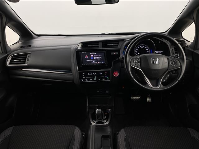 フィットハイブリッド Ｓパッケージ　ＬＥＤヘッドライト　フルセグＴＶ　ＳＤナビ　ＥＴＣ　Ｂｌｕｅｔｏｏｔｈ　スマートキー　クルーズコントロール　ＤＶＤ　純正アルミ　ウィンカーミラー　プッシュスタート　パドルシフト　冬タイヤ　スペアキー（42枚目）