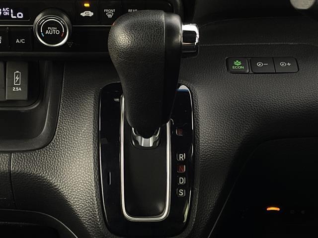 N-BOXカスタム G・Lターボホンダセンシング 純正メモリナビ バックモニター ETC 両側パワースライドドア ハーフレザーシート フルセグTV Bluetooth接続 パドルシフト 衝突被害軽減ブレーキ(13枚目)