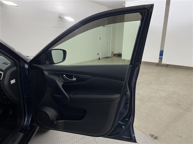 エクストレイル ２０Ｘｔ　エマージェンシーブレーキパッケージ　純正ＳＤナビ　アラウンドビュー　ドラレコ　衝突被害軽減ブレーキ　フルセグＴＶ　ブラインドスポットモニター　Ｂｌｕｅｔｏｏｔｈ　スマートキー　カプロンシート　シートヒーター　ＥＴＣ　パワーバックドア（24枚目）