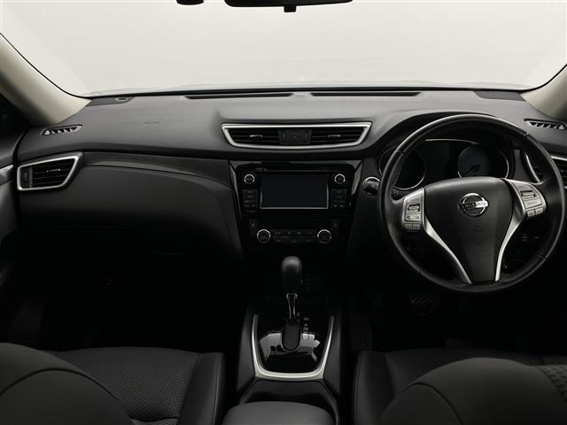 エクストレイル ２０Ｘｔ　エマージェンシーブレーキパッケージ　純正ＳＤナビ　アラウンドビュー　ドラレコ　衝突被害軽減ブレーキ　フルセグＴＶ　ブラインドスポットモニター　Ｂｌｕｅｔｏｏｔｈ　スマートキー　カプロンシート　シートヒーター　ＥＴＣ　パワーバックドア（42枚目）