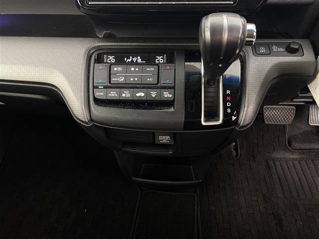 ステップワゴンスパーダ スパーダ ホンダセンシング メモリナビ CD BT DVD フルセグ バックカメラ 両側パワースライドドア LED(8枚目)