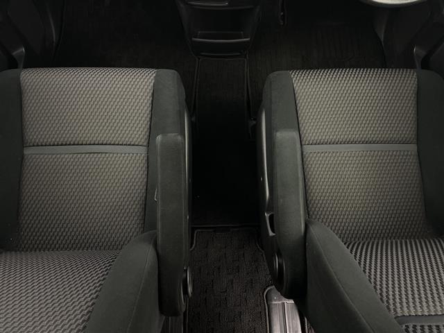 ステップワゴンスパーダ スパーダ ホンダセンシング メモリナビ CD BT DVD フルセグ バックカメラ 両側パワースライドドア LED(9枚目)