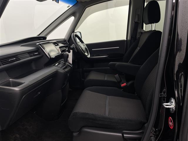 ステップワゴンスパーダ スパーダ ホンダセンシング メモリナビ CD BT DVD フルセグ バックカメラ 両側パワースライドドア LED(11枚目)