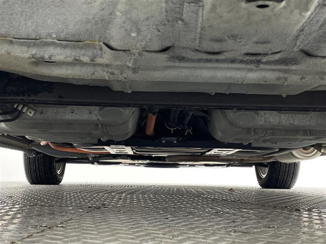 フィット ｅ：ＨＥＶホーム　純正ナビ　バックモニター　フルセグＴＶ　ドラレコ　ＬＥＤヘッドライト　衝突被害軽減ブレーキ　Ｂｌｕｅｔｏｏｔｈ　スマートキー　ＥＴＣ　レーダークルーズ　コーナーセンサー　レーンキープ　ＤＶＤ　冬タイヤ（2枚目）