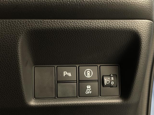 フィット ｅ：ＨＥＶホーム　純正ナビ　バックモニター　フルセグＴＶ　ドラレコ　ＬＥＤヘッドライト　衝突被害軽減ブレーキ　Ｂｌｕｅｔｏｏｔｈ　スマートキー　ＥＴＣ　レーダークルーズ　コーナーセンサー　レーンキープ　ＤＶＤ　冬タイヤ（18枚目）