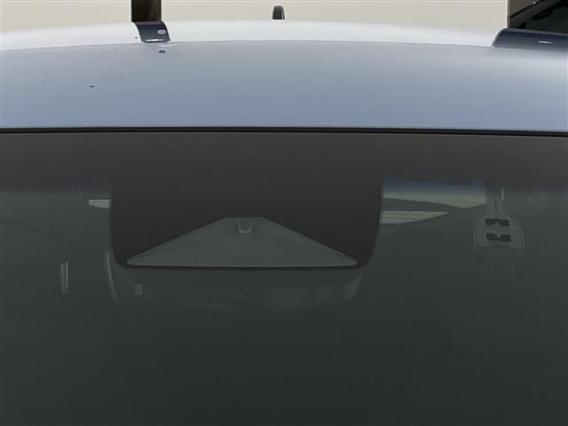 フィット ｅ：ＨＥＶホーム　純正ナビ　バックモニター　フルセグＴＶ　ドラレコ　ＬＥＤヘッドライト　衝突被害軽減ブレーキ　Ｂｌｕｅｔｏｏｔｈ　スマートキー　ＥＴＣ　レーダークルーズ　コーナーセンサー　レーンキープ　ＤＶＤ　冬タイヤ（27枚目）