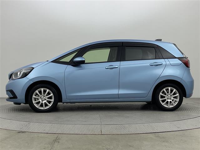 フィット ｅ：ＨＥＶホーム　純正ナビ　バックモニター　フルセグＴＶ　ドラレコ　ＬＥＤヘッドライト　衝突被害軽減ブレーキ　Ｂｌｕｅｔｏｏｔｈ　スマートキー　ＥＴＣ　レーダークルーズ　コーナーセンサー　レーンキープ　ＤＶＤ　冬タイヤ（30枚目）