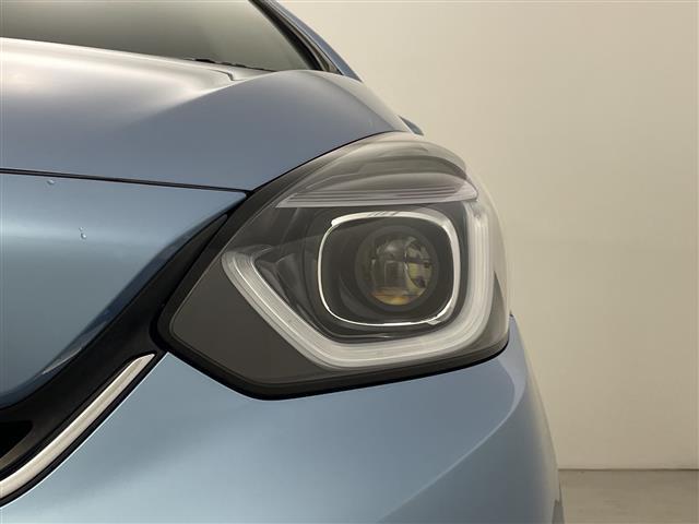 フィット ｅ：ＨＥＶホーム　純正ナビ　バックモニター　フルセグＴＶ　ドラレコ　ＬＥＤヘッドライト　衝突被害軽減ブレーキ　Ｂｌｕｅｔｏｏｔｈ　スマートキー　ＥＴＣ　レーダークルーズ　コーナーセンサー　レーンキープ　ＤＶＤ　冬タイヤ（36枚目）