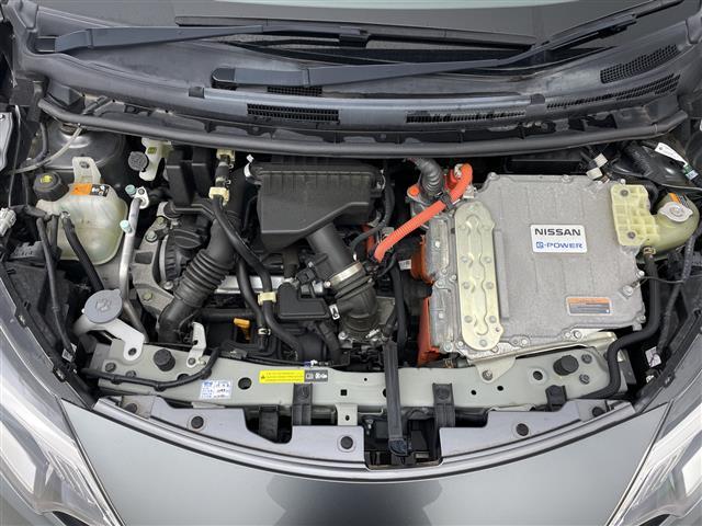 ノート ｅ－パワーニスモ　ＳＤナビ　ＣＤ　ＢＴ　ＥＴＣ　フルセグ　全周囲カメラ　デジタルインナーミラー　ドラレコ（3枚目）