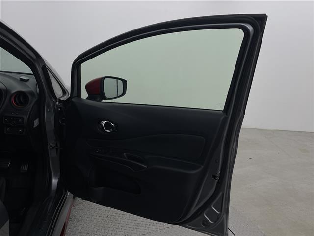 ノート ｅ－パワーニスモ　ＳＤナビ　ＣＤ　ＢＴ　ＥＴＣ　フルセグ　全周囲カメラ　デジタルインナーミラー　ドラレコ（27枚目）