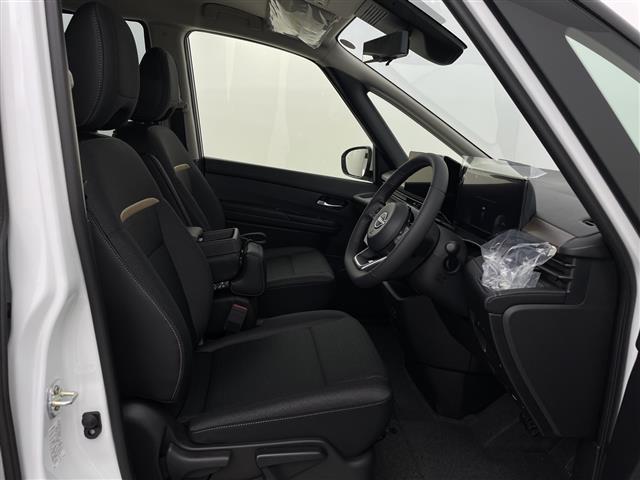 セレナ e-パワー ハイウェイスターV ワンオーナー 純正ナビ アラウンドビュー 衝突被害軽減ブレーキ 両側パワースライドドア フリップダウンモニター デジタルインナーミラー LEDヘッドライト バックモニター フルセグTV BSM(20枚目)