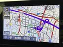 ハイブリッド　ダブルバイビー　ワンオーナー　純正インターナビ　禁煙車　フルセグＴＶ　ＥＴＣ２．０　トヨタセーフティセンス　前後ドライブレコーダー　純正ＬＥＤヘッドライト　ハーフレザーシート　前席シートヒーター　バックモニター（16枚目）