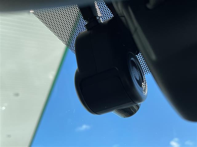 フォレスター アドバンス　アイサイト　純正８型ナビ　ガラスルーフ　レーダークルーズコントロール　シートヒーター　バックカメラ　電動リアゲート　パワーシート　コーナーセンサー　純正アルミホイール　ブラインドスポットモニター（7枚目）