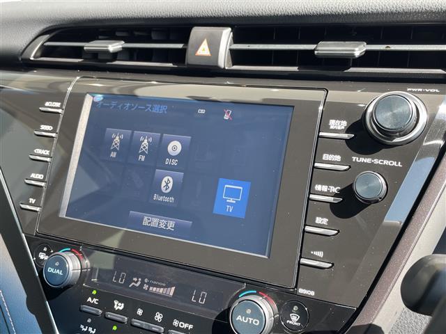 カムリ Ｇレザーパッケージ　トヨタセーフティセンス　純正８型ナビ　レーダークルーズコントロール　シートヒーター　バックカメラ　パワーシート　ヘッドアップディスプレイ　純正１８インチアルミホイール　ブラインドスポットモニター（4枚目）