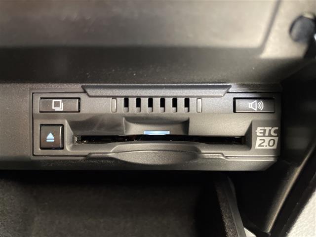 ＲＸ ＲＸ３００　バージョンＬ　純正１２．４型ナビ　三眼ＬＥＤヘッドライト　全方位カメラ　レーダークルーズコントロール　シートヒーター　全席　エアシート　バックカメラ　電動リアゲート　パワーシート　ヘッドアップディスプレイ（11枚目）