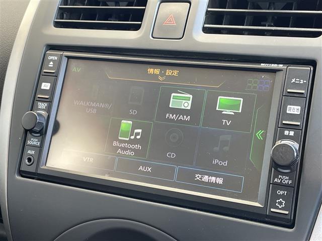 マーチ Ｘ　Ｖセレクション　純正ナビ　１４インチアルミホイール　ドライブレコーダー　ＥＴＣ　フルセグ　ＣＤ　Ｂｌｕｅｔｏｏｔｈ　スマートキー　プッシュスタート　横滑り防止装置　アイドリングストップ　純正フロアマット　電動格納ミラ（4枚目）