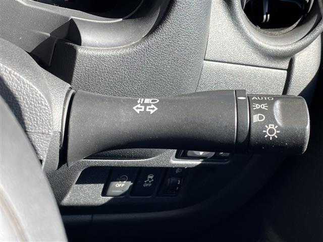 マーチ Ｘ　Ｖセレクション　純正ナビ　１４インチアルミホイール　ドライブレコーダー　ＥＴＣ　フルセグ　ＣＤ　Ｂｌｕｅｔｏｏｔｈ　スマートキー　プッシュスタート　横滑り防止装置　アイドリングストップ　純正フロアマット　電動格納ミラ（25枚目）