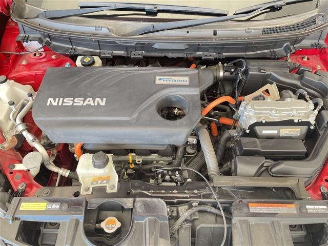 エクストレイル ２０Ｘ　ハイブリッド　エマージェンシーブレーキＰ　純正ナビ　全方位カメラ　クルーズコントロール　シートヒーター　電動リアゲート　コーナーセンサー　純正１７インチアルミホイール　ルーフレール　４ＷＤ　ＬＥＤヘッドライト　ダウンヒルアシストコントロール（70枚目）