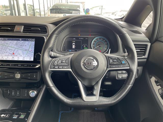 リーフ Ｘ　Ｖセレクション　純正９型ディズプレイオーディオナビ　全方位カメラ　クルーズコントロール　シートヒーター　バックカメラ　コーナーセンサー　純正アルミホイール　ＥＴＣ２．０　ブラインドスポットモニター　ステアリングヒータ（21枚目）