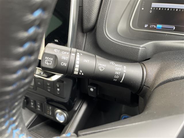 リーフ Ｘ　Ｖセレクション　純正９型ディズプレイオーディオナビ　全方位カメラ　クルーズコントロール　シートヒーター　バックカメラ　コーナーセンサー　純正アルミホイール　ＥＴＣ２．０　ブラインドスポットモニター　ステアリングヒータ（22枚目）