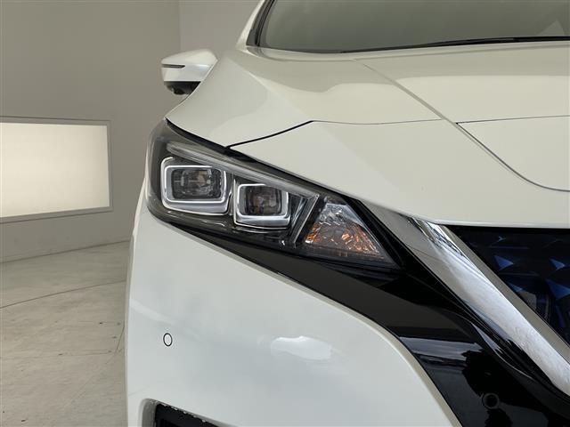 リーフ Ｘ　Ｖセレクション　純正９型ディズプレイオーディオナビ　全方位カメラ　クルーズコントロール　シートヒーター　バックカメラ　コーナーセンサー　純正アルミホイール　ＥＴＣ２．０　ブラインドスポットモニター　ステアリングヒータ（68枚目）