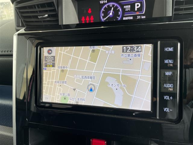 ルーミー カスタムＧ　純正ナビ　両側パワースライドドア　クルーズコントロール　フルセグＴＶ　ＣＤ　ＤＶＤ　Ｂｌｕｅｔｏｏｔｈ　バックカメラ　コーナーセンサー　純正１４インチアルミホイール　ＬＥＤヘッドライト　スマートキー（3枚目）