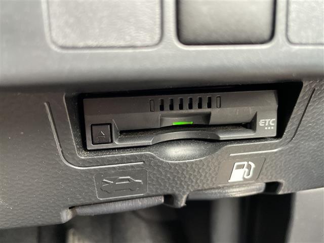 ルーミー カスタムＧ　純正ナビ　両側パワースライドドア　クルーズコントロール　フルセグＴＶ　ＣＤ　ＤＶＤ　Ｂｌｕｅｔｏｏｔｈ　バックカメラ　コーナーセンサー　純正１４インチアルミホイール　ＬＥＤヘッドライト　スマートキー（10枚目）
