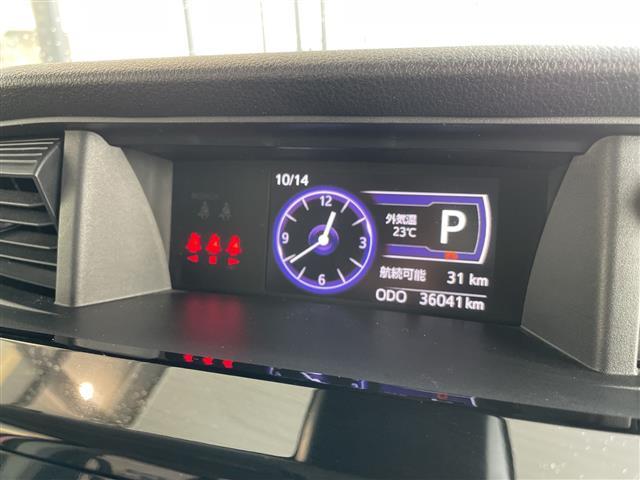 ルーミー カスタムＧ　純正ナビ　両側パワースライドドア　クルーズコントロール　フルセグＴＶ　ＣＤ　ＤＶＤ　Ｂｌｕｅｔｏｏｔｈ　バックカメラ　コーナーセンサー　純正１４インチアルミホイール　ＬＥＤヘッドライト　スマートキー（11枚目）