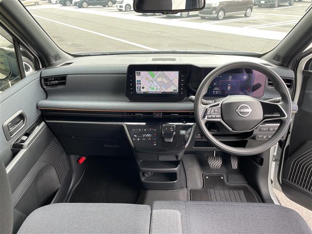 サクラ Ｘ　純正９型ナビ　全方位カメラ　バックカメラ　コーナーセンサー　純正アルミホイール　ＬＥＤヘッドライト　オートライト　ドライブレコーダー　ＥＴＣ　衝突軽減システム　フルセグ　Ｂｌｕｅｔｏｏｔｈ　スマートキ（2枚目）