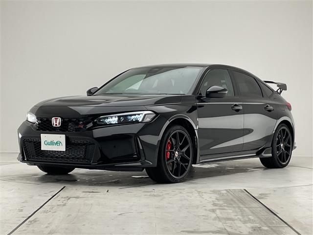 シビック タイプＲ　登録済未使用車　純正９型ディズプレイオーディオナビ　リアスポイラー　レーダークルーズコントロール　バックカメラ　コーナーセンサー　純正アルミホイール　ＥＴＣ２．０　ブラインドスポットモニター　キャリパ（33枚目）