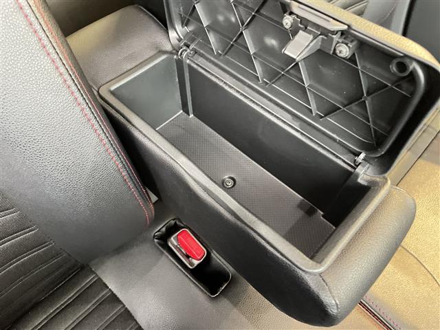 店舗にて現車の確認もいただけますので、お電話で在庫のご確認の上是非ご来店くださいませ！！店舗直通電話　　　０５２−３０９−５１５２