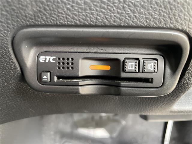 ヴェゼル ＲＳ・ホンダセンシング　純正ナビ　クルーズコントロール　シートヒーター　バックカメラ　純正１８インチアルミホイール　ＬＥＤヘッドライト　パドルシフト　オートライト　ドライブレコーダー　ＥＴＣ　衝突軽減システム　スマートキー（12枚目）