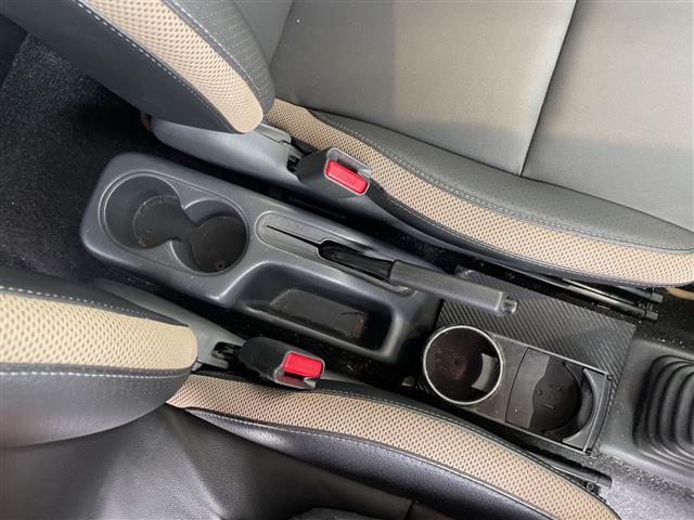 ジムニー ランドベンチャー 9型ディズプレイオーディオ ナビ機能なし 純正16インチアルミホイール ETC シートヒーター 5速MT リモコンキ ヘッドライトウォッシャー パワーウィンドウ パワーステアリング Bluetooth(27枚目)