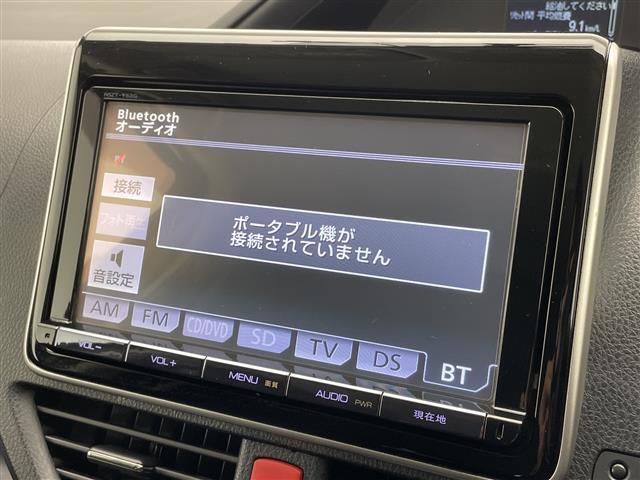 ヴォクシー ZS 純正9型ナビ フリップダウンモニター 両側パワースライドドア バックカメラ 純正アルミホイール LEDヘッドライト ドライブレコーダー 衝突軽減システム フルセグTV CD DVD スマートキー(5枚目)